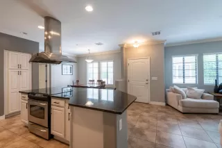 Photo #2: 6229135 Listing