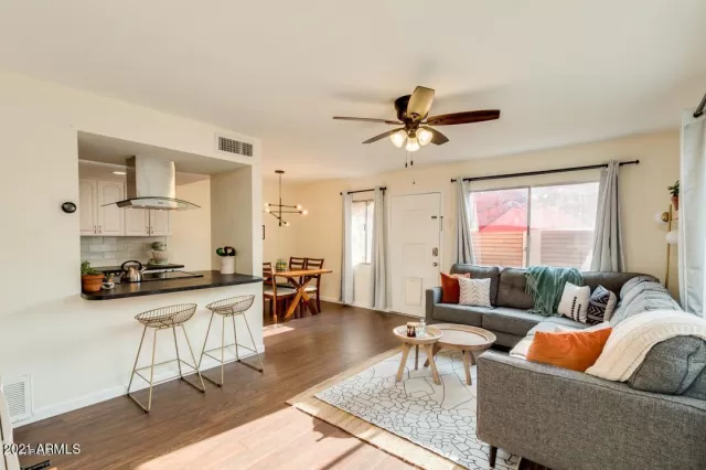 MLS: 6229586 Condo For Sale