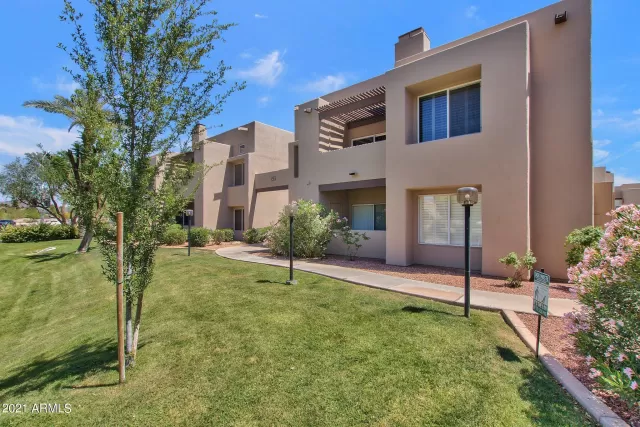 MLS: 6229600 Condo For Sale