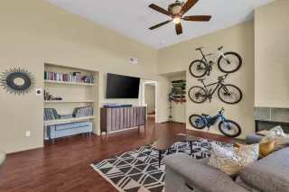 Photo #2: 6229600 Listing 