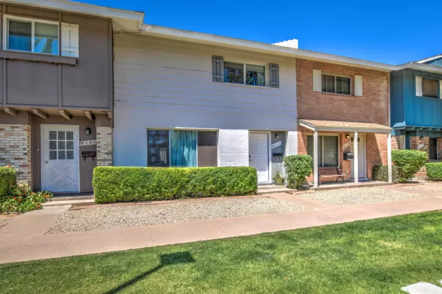 MLS: 6229912 Condo For Sale