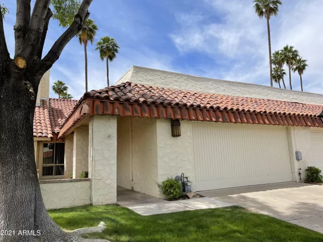 MLS: 6230015 Condo For Sale