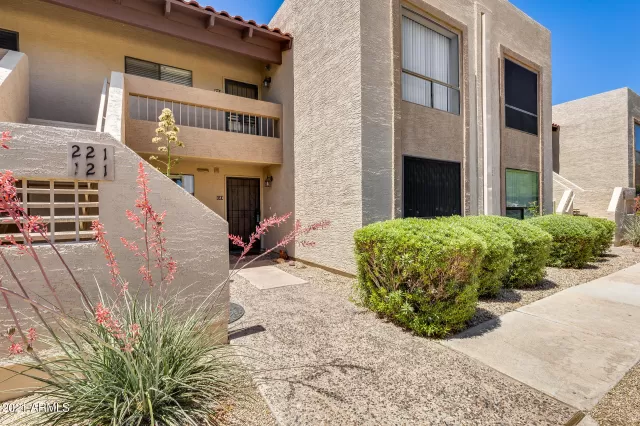 MLS: 6230516 Condo For Sale