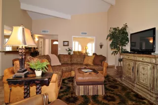 Photo #4: 6230893 Listing