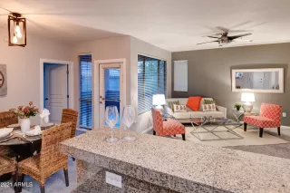 Photo #6: 6231006 Listing