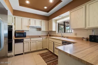 Photo #5: 6231299 Listing