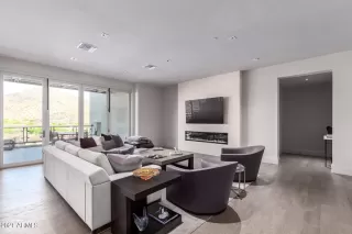 Photo #2: 6231317 Listing