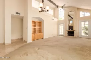 Photo #4: 6231347 Listing