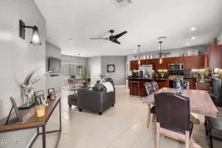 Photo #2: 6232063 Listing 