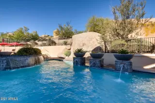 Photo #6: 6232065 Listing