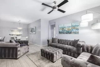 Photo #6: 6232175 Listing