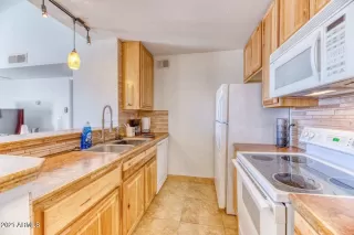 Photo #3: 6232405 Listing