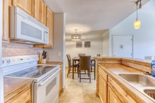 Photo #4: 6232405 Listing