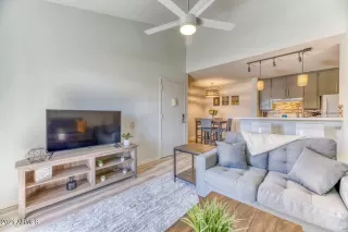 Photo #3: 6232472 Listing