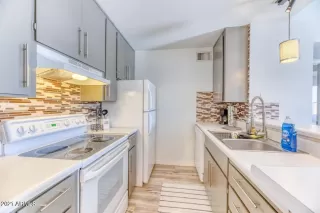 Photo #6: 6232472 Listing