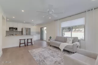 Photo #2: 6232487 Listing