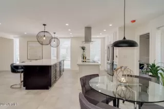 Photo #2: 6232839 Listing 