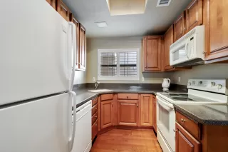 Photo #3: 6232890 Listing