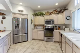 Photo #5: 6232980 Listing