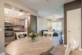 Photo #5: 6233261 Listing