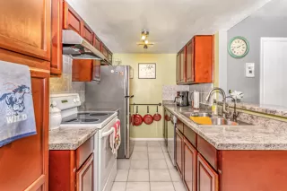 Photo #3: 6233951 Listing
