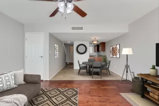 Photo #6: 6234129 Listing