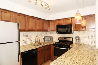 Photo #6: 6235058 Listing