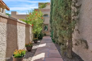 Photo #4: 6235079 Listing