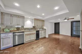 Photo #6: 6235079 Listing