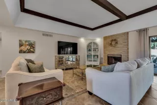 Photo #6: 6235605 Listing