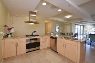 Photo #2: 6235712 Listing