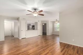 Photo #3: 6235822 Listing