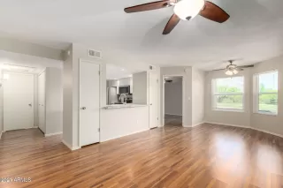 Photo #4: 6235822 Listing