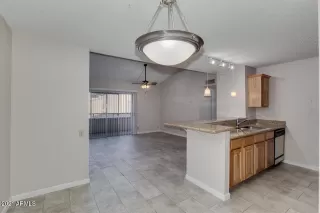 Photo #4: 6236120 Listing