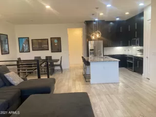 Photo #4: 6236135 Listing