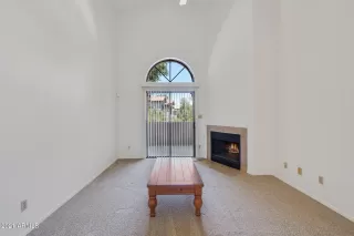 Photo #4: 6236330 Listing