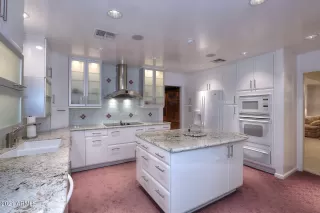 Photo #3: 6236508 Listing