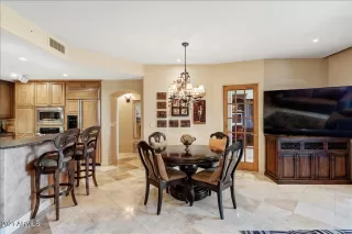 Photo #5: 6236863 Listing