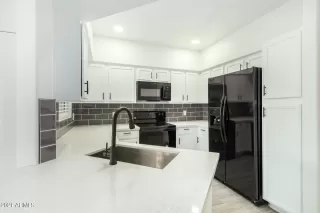 Photo #2: 6237558 Listing