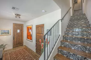 Photo #5: 6237786 Listing