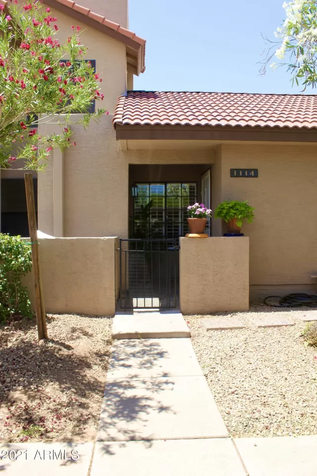 MLS: 6238024 Condo For Sale
