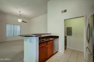 Photo #4: 6238203 Listing