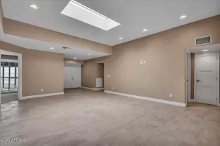 Photo #4: 6238210 Listing