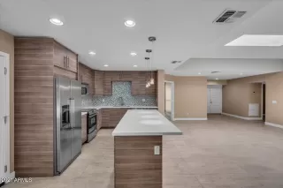 Photo #5: 6238210 Listing