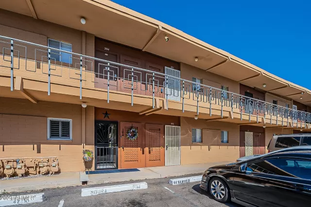 MLS: 6238590 Condo For Sale