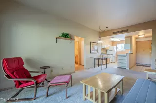 Photo #5: 6238590 Listing