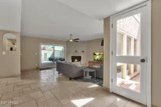 Photo #4: 6238725 Listing