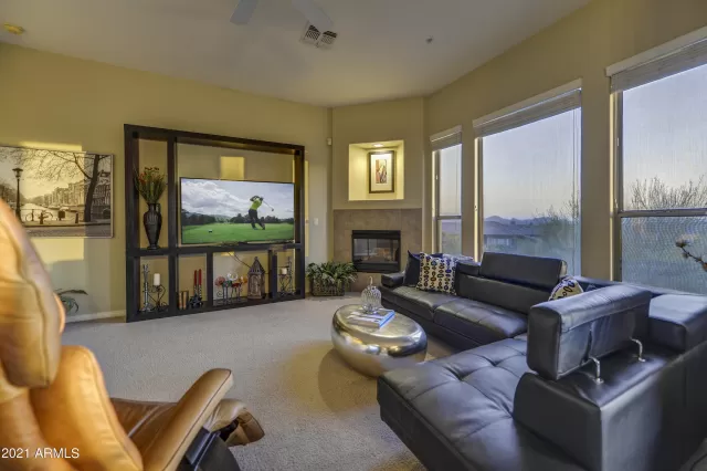 MLS: 6238733 Condo For Sale