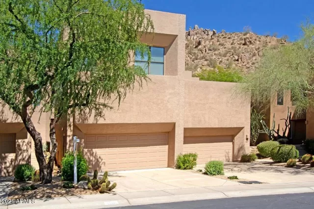 MLS: 6238798 Condo For Sale