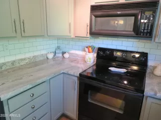 Photo #3: 6239049 Listing 